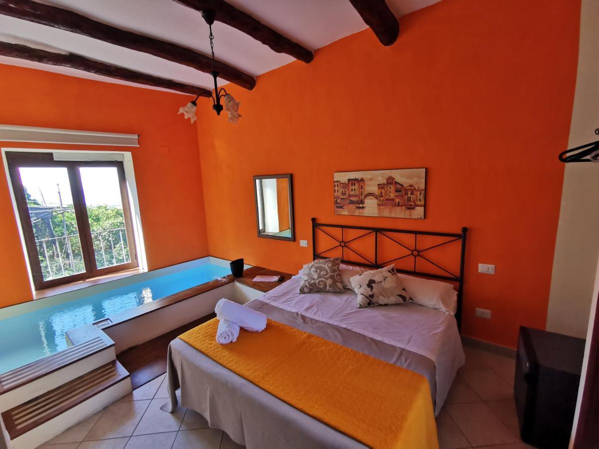 Patrizia Casa Vacanze Сант'Анджелло Экстерьер фото