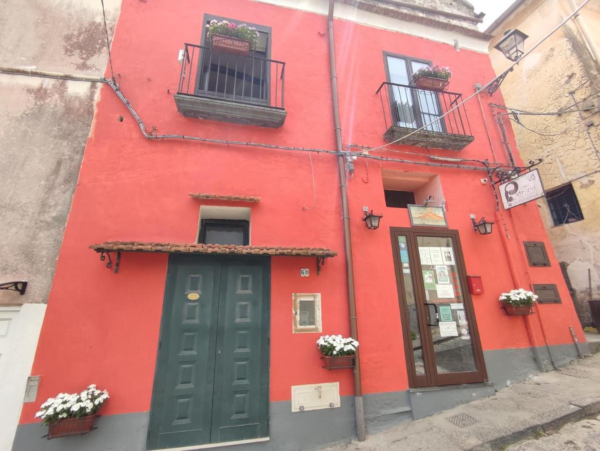 Patrizia Casa Vacanze Сант'Анджелло Экстерьер фото