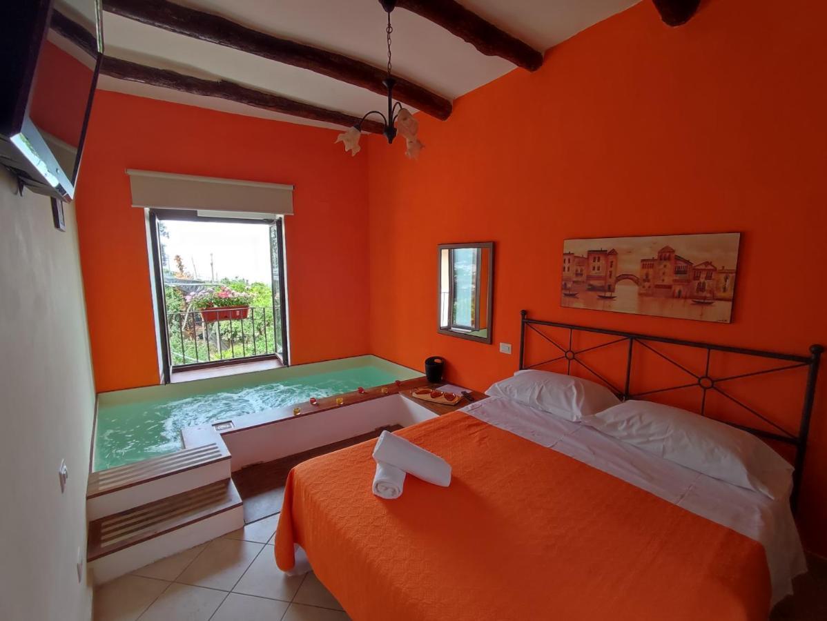 Patrizia Casa Vacanze Сант'Анджелло Экстерьер фото