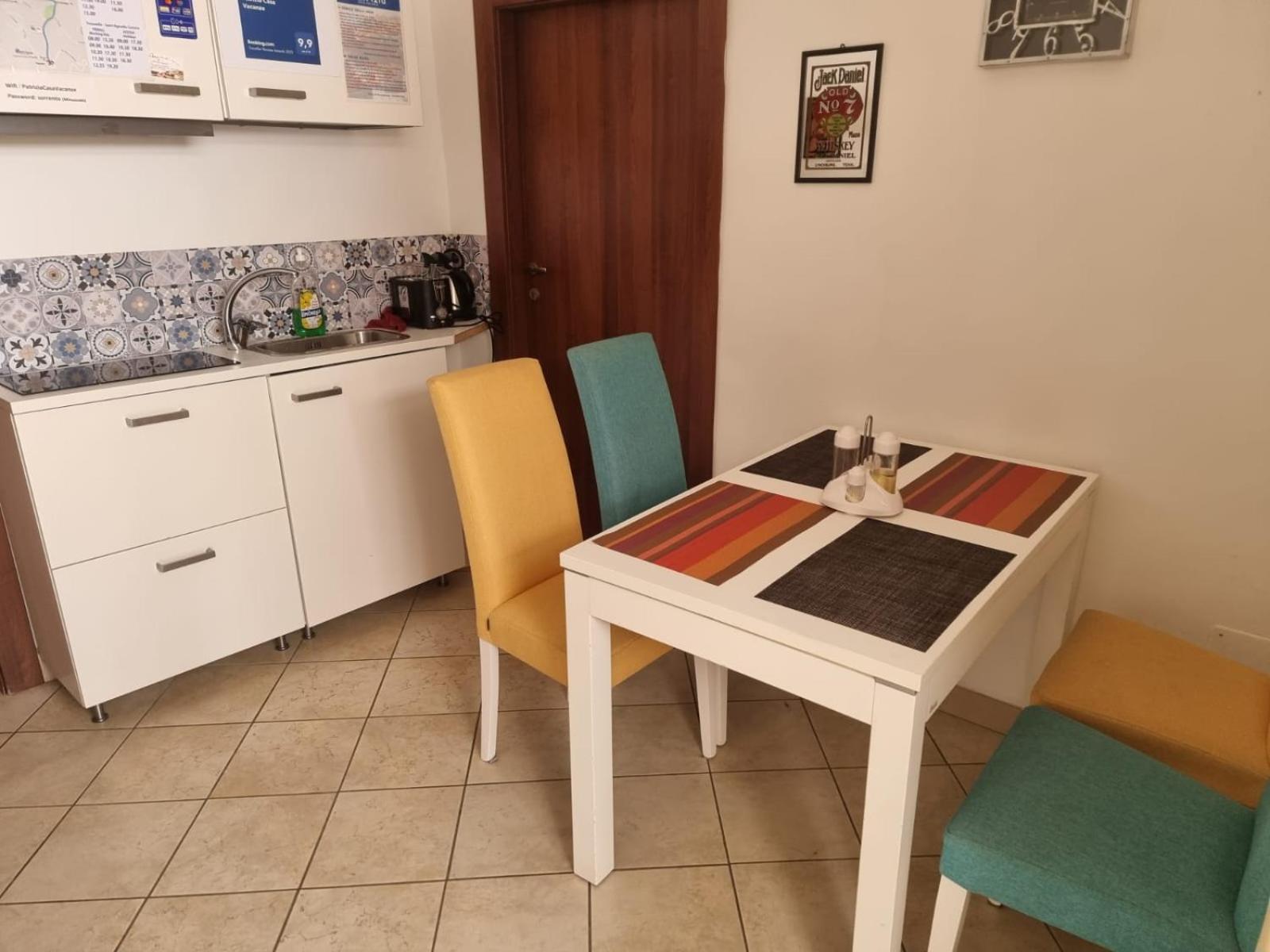 Patrizia Casa Vacanze Сант'Анджелло Экстерьер фото